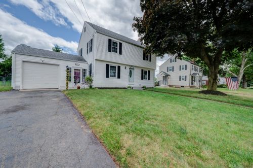82 Knollwood Rd, Hartford, CT 06118-1732