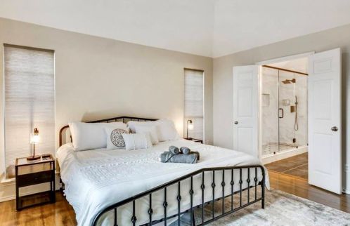 1905 Kerr Ct, Carrollton TX 75010-3208 exterior