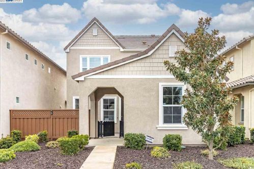 266 Moraga St, Tracy, CA 95391-1185