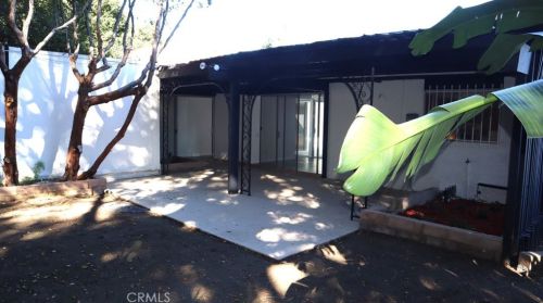3345 Country Club Dr, Glendale CA  91208-1717 exterior
