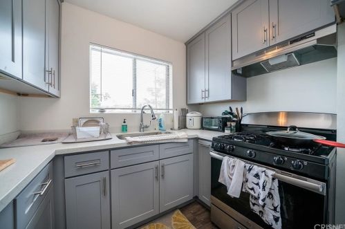 1447 Windsor Rd, Glendale CA  91205-2767 exterior