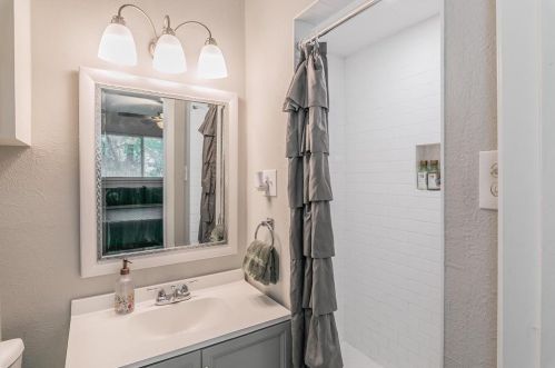 7100 Martha Ln, Fort Worth TX  76112-5306 exterior