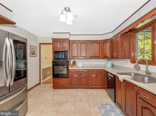 8323 Palmer Rd, Middletown MD  21769-8806 exterior