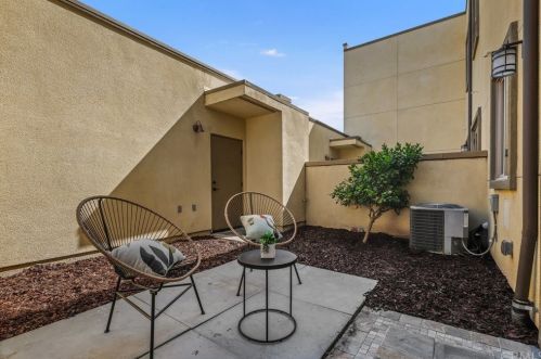 806 Santa Ana Blvd, Santa Ana CA 92701-3962 exterior