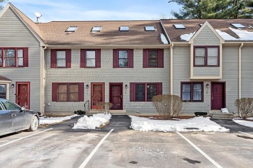 118 Bartemus Trl, Nashua, NH 03063-7625