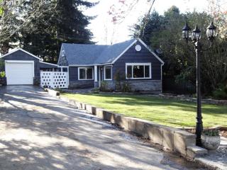 5621 59th Ave, Portland, OR 97218-2443