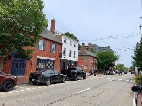 107 State St, Portsmouth, NH 03801-3826