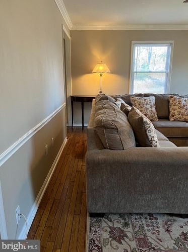 9028 Armendown Dr, Springfield VA  22152-2140 exterior