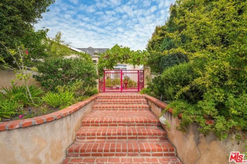 819 26th St, Santa Monica, CA 90403-2201