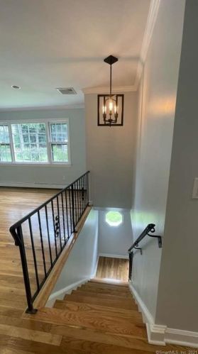 6 Steeple Top Rd, Norwalk CT  06853-1039 exterior
