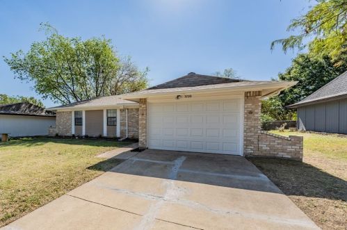 5720 Macrae St, Fort Worth, TX 76148-3920