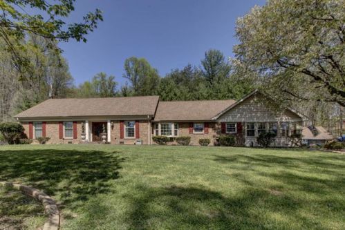 4258 Falling Creek Dr, Vinton, VA 24179-1014