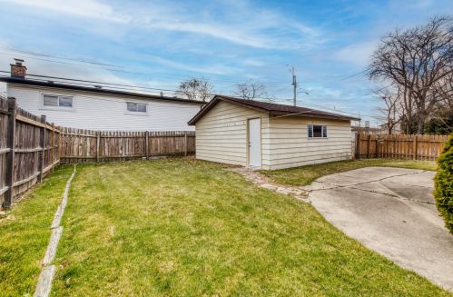 8457 North Ter, Niles IL  60714-2369 exterior