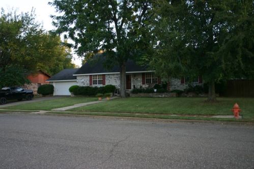 1604 Adams St, Boss, OK 74745-5238