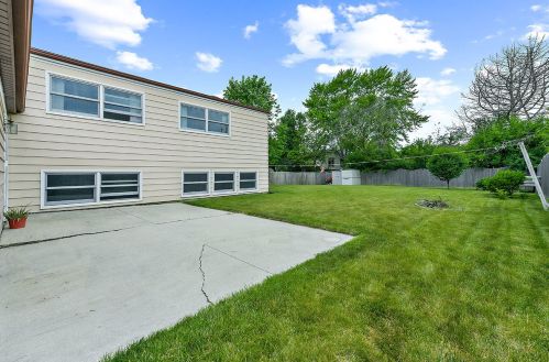 353 Tarrington Way, Lemont IL  60440-2215 exterior