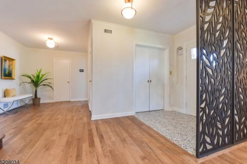 8 Suffolk Ave, Maplewood NJ  07040-1712 exterior