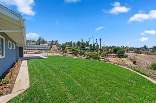 15591 Golden Star Ave, Riverside CA  92506-5753 exterior