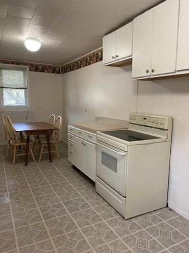 1008 Jackson St, Vandergrift, PA 15690-1014