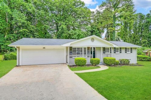 4487 Greenleaf Cir, Atlanta GA  30331-7117 exterior