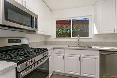 1367 Panorama Ridge Rd, Oceanside, CA 92056-2218