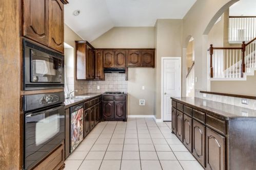 5408 Mdw Vly Dr, Fort Worth TX  76123-2841 exterior