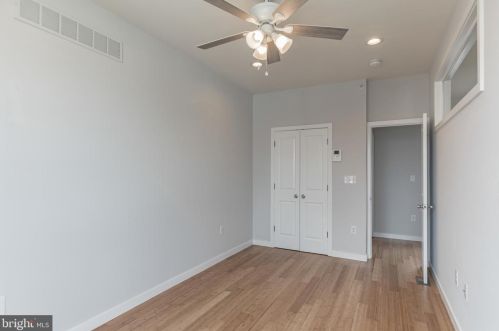 2033 4 St, Philadelphia PA 19122-1509 exterior