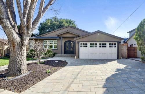 685 Barbara Ave, Mountain View, CA 94040-3137