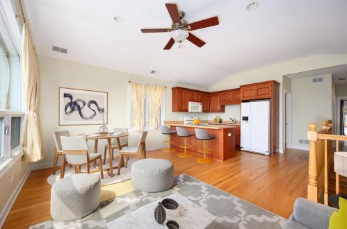 2109 Bingham St, Chicago, IL 60647-4033