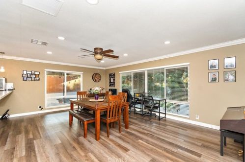 5064 Myrtle Ave, Riverside CA  92506-1423 exterior