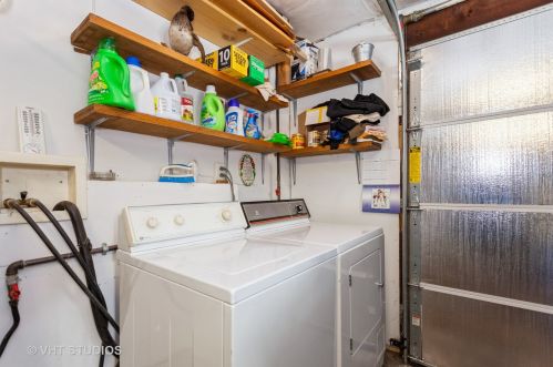 116 Edgehill Dr, Lemont IL  60440-2805 exterior