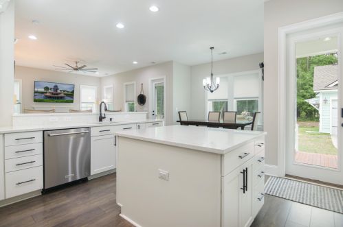 3833 Maidstone Dr, Mount Pleasant, SC 29466-7507