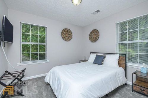 5217 Kirk Dr, Atlanta GA  30349-5882 exterior