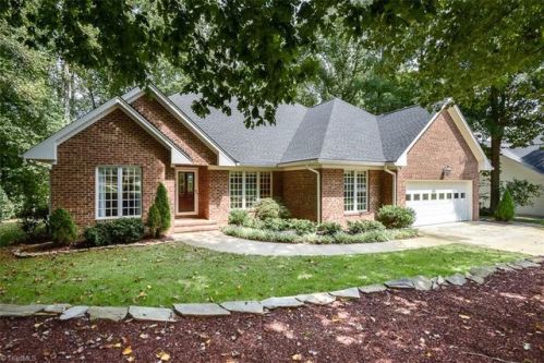706 Greyrock Rd, Whitsett, NC 27377-9218