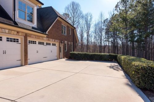 2070 Gentry Ln, Statham, GA 30666-2068