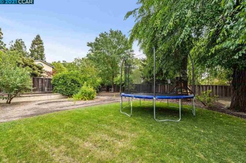120 Collins Ct, Concord CA  94523-4107 exterior