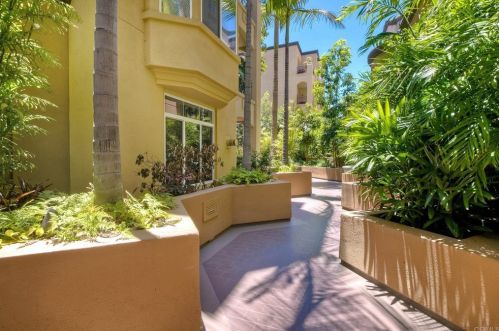 2400 5th Ave, San Diego, CA 92101-1674