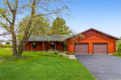 14718 Mansion Heights Dr, Alden, IL 60033-8221