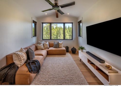 11531 Ghirard Rd, Truckee CA  96161-2776 exterior