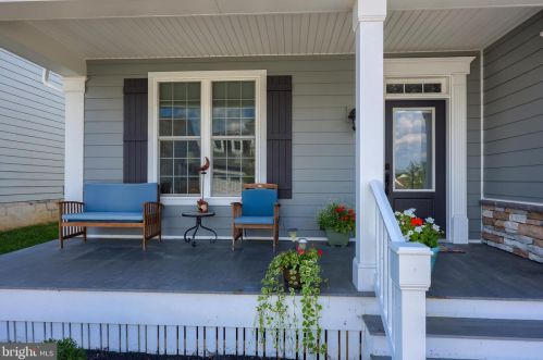 412 Constitution Dr, Ephrata PA  17522 exterior
