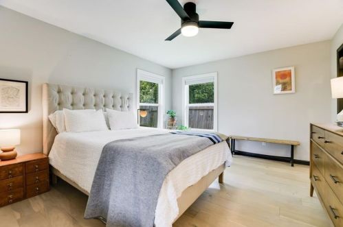 5707 Fairlane Dr, Austin TX  78757-4412 exterior