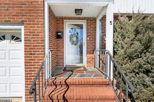 5 Ames Pl, Morristown, NJ 07960-2952