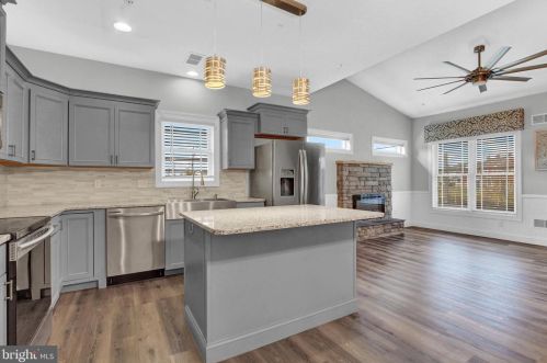 180 3rd St, Hanover PA  17331-2325 exterior