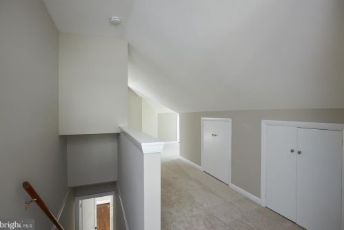 221 Dl Dr, Silver Spring MD 20910-1501 exterior