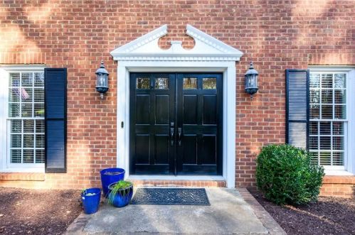 720 Loridans Dr, Atlanta, GA 30342-3512