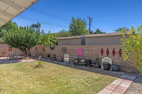 8188 Sherwood Pl, Riverside CA  92504-3440 exterior