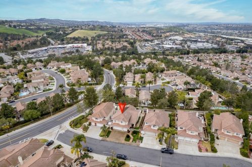 405 Laureltree Dr, Anaheim CA  92808-1648 exterior