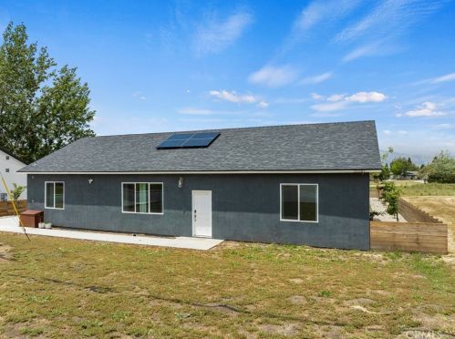 28301 Stallion Springs Dr, Tehachapi, CA 93561-5264