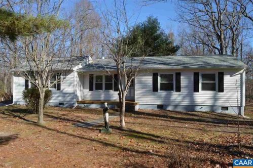 3576 Central Plains Rd, Bybee, VA 22963-4333