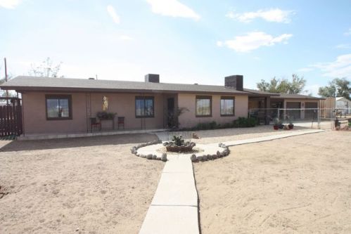 815 Horseshoe Ln, Ridgecrest, CA 93555-7910