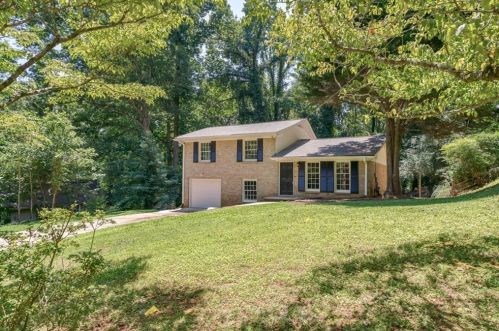 4942 Rock Haven Dr, Lilburn, GA 30047-5629